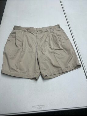 Joseph A. Bank Size 42 Men's Classic Pleated Khaki Shorts